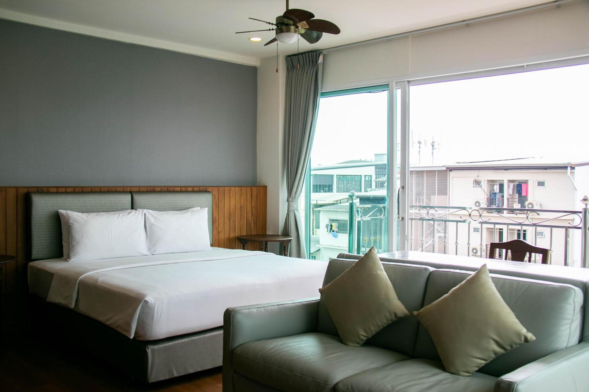 Lamphu Tree House Boutique Hotel Банкок Екстериор снимка