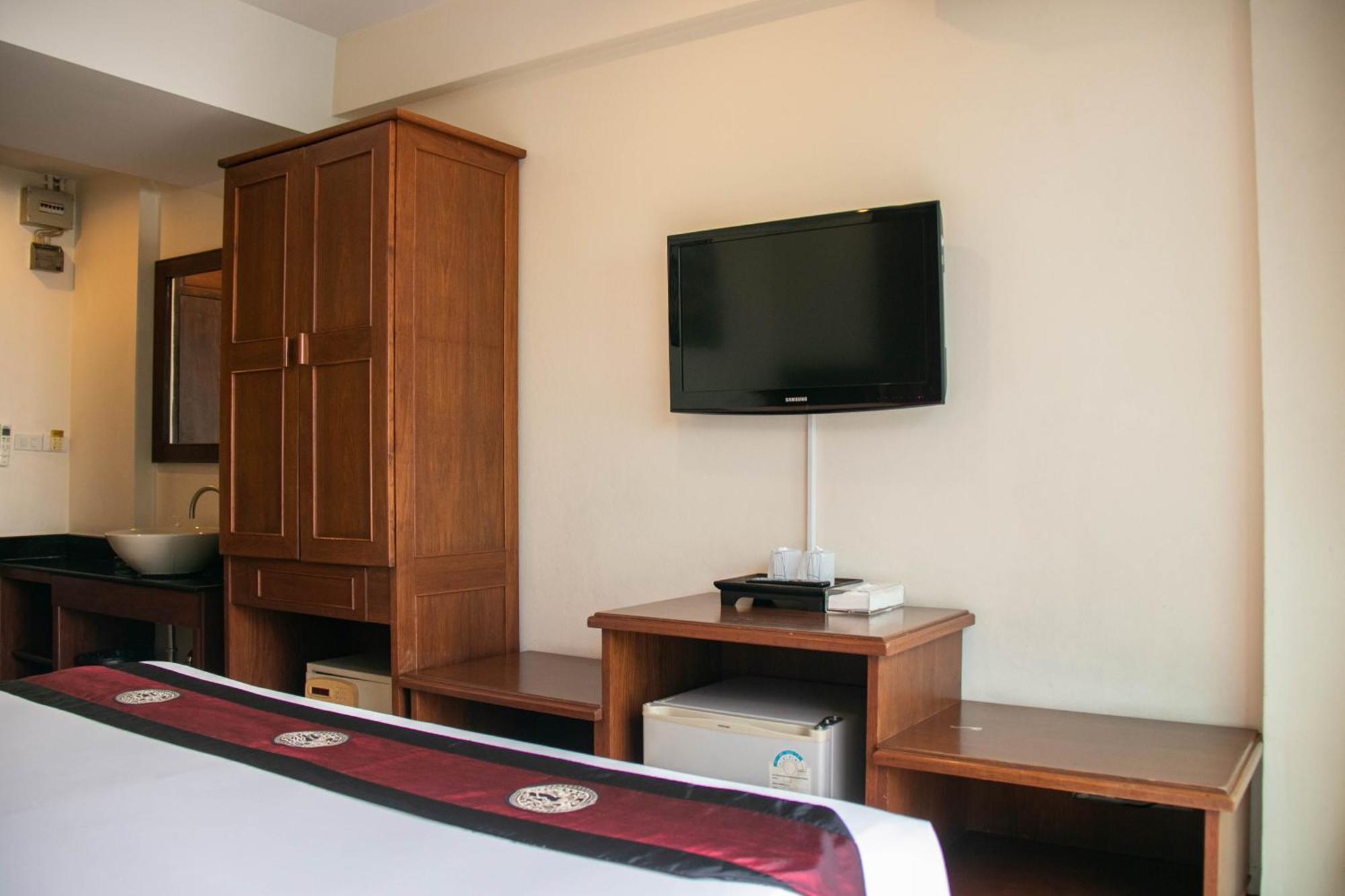Lamphu Tree House Boutique Hotel Банкок Стая снимка