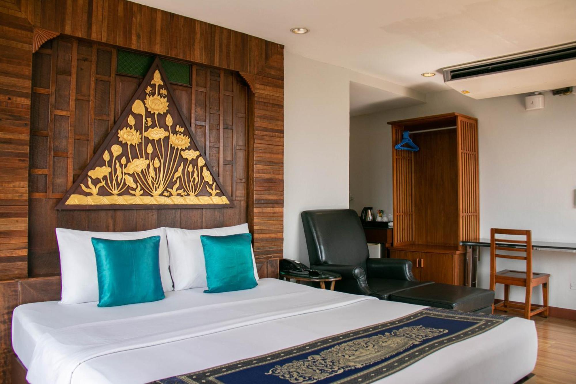 Lamphu Tree House Boutique Hotel Банкок Екстериор снимка